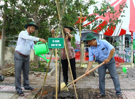 Lan tỏa phong trào trồng cây xanh