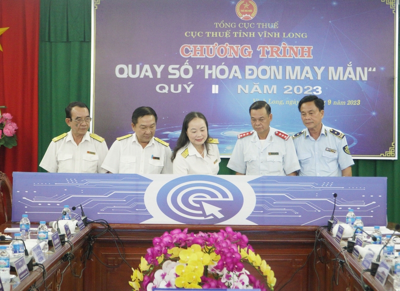 Quay số "Hóa đơn may mắn"