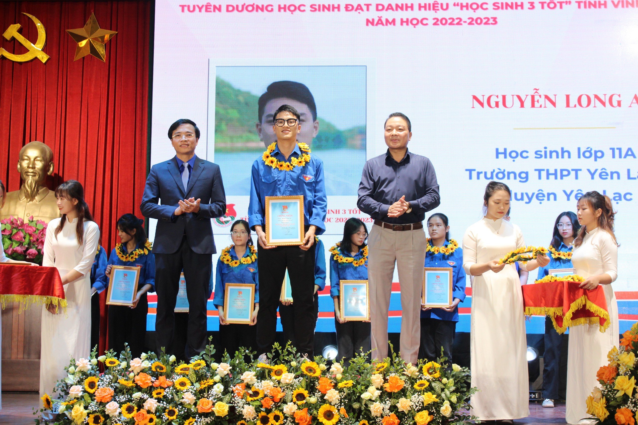 Tuyên dương “Học sinh 3 tốt”, “Học sinh 3 rèn luyện”, “Sinh viên 5 tốt”