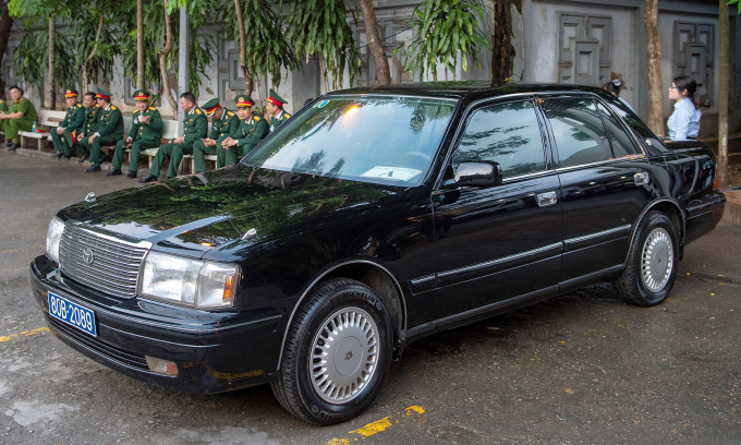 Toyota Crown 1998 - 'người bạn' gần 20 năm của Tổng Bí thư Nguyễn Phú Trọng