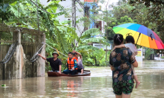 Lũ dâng cao, Thanh Hóa sơ tán hàng nghìn hộ dân