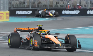 Norris đánh bại Verstappen trên đường đua Miami