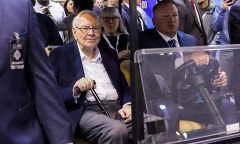 Công ty của Warren Buffett lãi kỷ lục