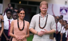 Váy áo đắt đỏ của Meghan Markle trong chuyến thăm Nigeria