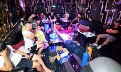 Bắt quả tang nhóm nam nữ mở ‘tiệc’ ma túy trong quán karaoke 0 Bản tin 113