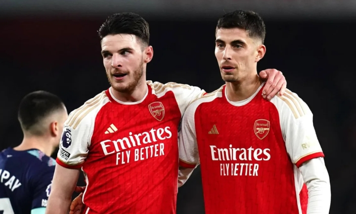 Arsenal lên đỉnh bảng Ngoại Hạng Anh 0