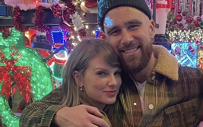 Travis Kelce sẽ không tham dự Quả cầu vàng 2024 cùng Taylor Swift