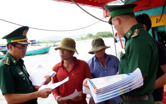 Đẩy mạnh tuyên truyền phòng, chống khai thác hải sản bất hợp pháp