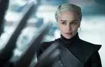 Emilia Clarke từng lo sợ bị sa thải khỏi Game of Thrones