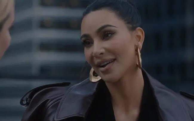 Diễn xuất của Kim Kardashian bị chỉ trích thậm tệ