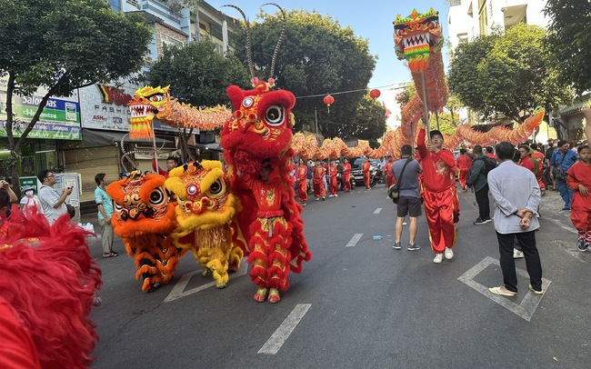 Đông đảo người dân tham dự lễ “Nghinh Ông Quan thánh đế quân tuần du”