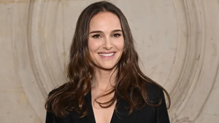 Những cuốn sách yêu thích của Natalie Portman chứng tỏ cô ấy là một trong những người thông minh nhất Hollywood