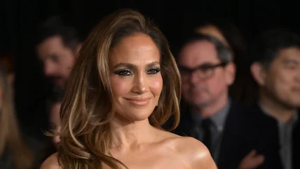 Tất cả những vòng đính hôn của Jennifer Lopez, đều bị lột hết