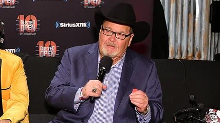 Jim Ross nhớ lại việc bị đau đớn dữ dội khi kêu gọi sự nghỉ hưu tại cuộc cách mạng số nhiều