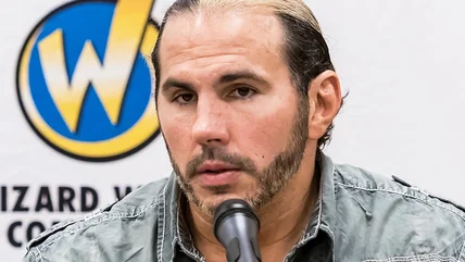 Matt Hardy Anh ấy và anh trai đã trải qua kinh nghiệm ở Phòng Nước Trời