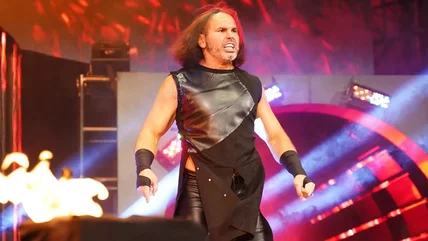 Matt Hardy giải thích Tại sao là Tony Khan rời bỏ 'Broken Matt' Gimick ở AR