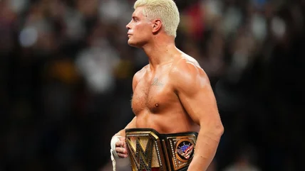 Cody Rhodes lịch sự yêu cầu anh em Mặt trẻ em thách thức anh tại Bash ở Berlin