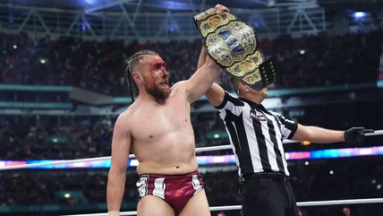 Chi tiết sân khấu về chiến thắng danh hiệu thế giới của Bryan Danielson