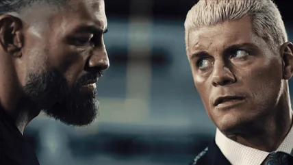 Các triều đại La Mã & Cody Rhodes có Tense Smack Down Meeting trên sân bóng đá Georgia