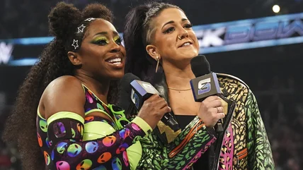 Bayley & Naomi Cả Pin Nia Jax On WE Smack Down, cầu thủ máu xấu vẫn chưa rõ