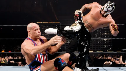 Kurt Angle nhớ lại quảng cáo khét tiếng với đồng nghiệp WWE Hall Of Famer Rey Mysterio