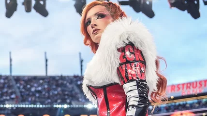 ÁT Nhà vô địch Swerve Strickland thảo luận về tình hình hợp đồng với Becky Lynch