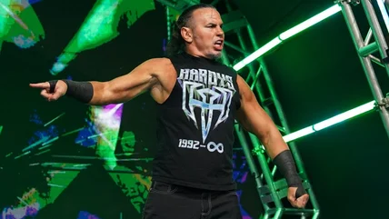 Matt Hardy Asses WEWE sống chuyển thành định dạng 2-Hour