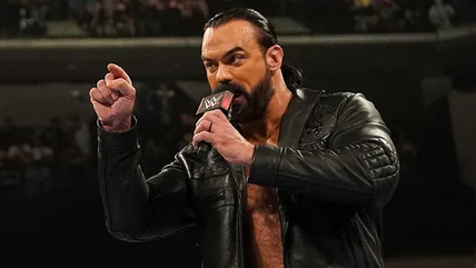 Video: PEEE Star Drew McIntyre Reencts stys cổ điển với nhà quảng cáo Billy Cogan