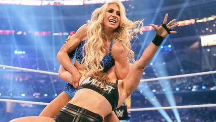 Bị tổn thương vì sao Charlotte Flair cung cấp lời hứa về sự hồi phục