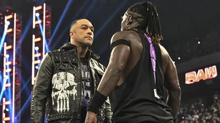 Linh mục Damian thẳng thắn về Ngôi sao WWE R-Truth (Ai không phải là thành viên của Ngày phán xét)