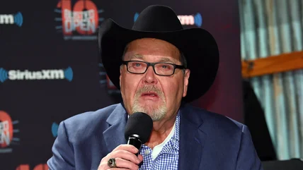 Jim Ross phản ứng với việc vượt qua TNA