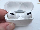 Cách làm sạch và vệ sinh AirPods của bạn (và tại sao bạn nên làm)