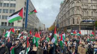 Hàng ngàn người biểu tình ở Belfast để ủng hộ người Palestine