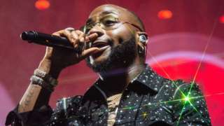 Davido sinh đôi một năm sau cái chết của con trai