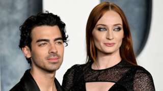 Sophie Turner và Joe Jonas đồng ý thỏa thuận quyền nuôi con