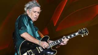 Keith Richards: Bệnh viêm khớp đã thay đổi cách chơi guitar của tôi