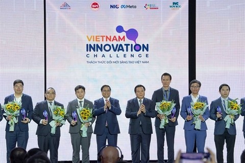 PM awards national innovation prize to Viettel