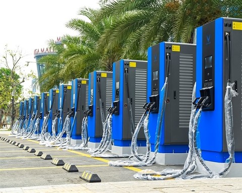 More charging stations needed for EVs