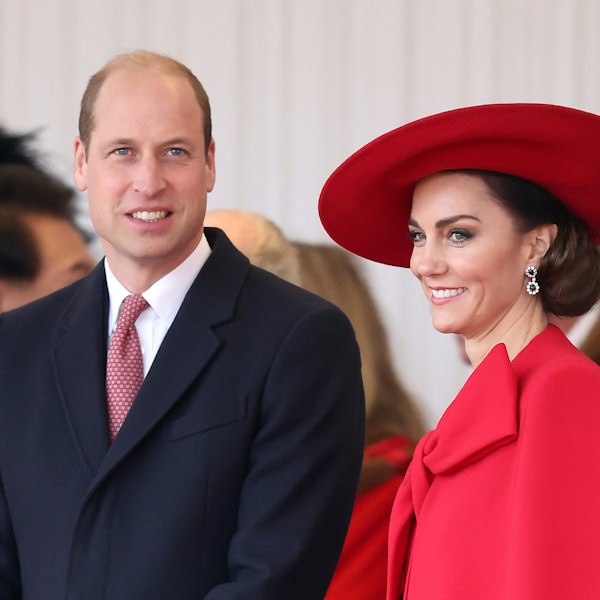 Hoàng tử William & Kate Middleton Tiếp tục phong tục sinh nhật hoàng gia