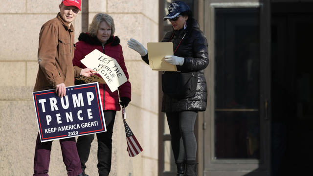 Trump phải đối mặt với các vụ kiện kép để loại ông khỏi lá phiếu vào năm 2024