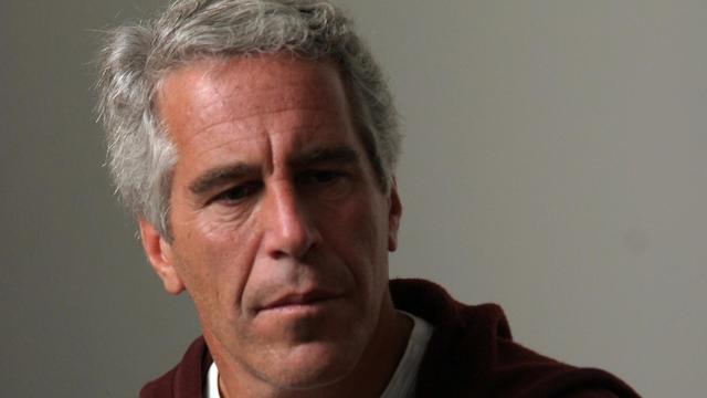 12 người tố cáo Epstein kiện FBI vì bị cáo buộc không bảo vệ họ