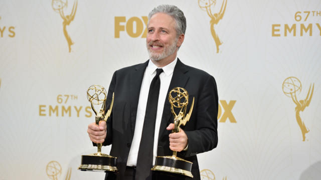 Jon Stewart trở lại với tư cách là người dẫn chương trình "The Daily Show" - một ngày một tuần