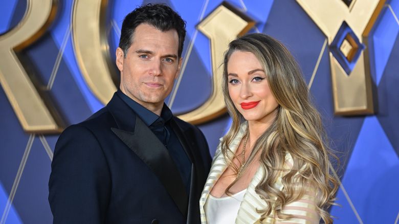 Henry Cavill và bạn gái Natalie Viscuso 'vui mừng' cùng nhau chào đón đứa con đầu lòng