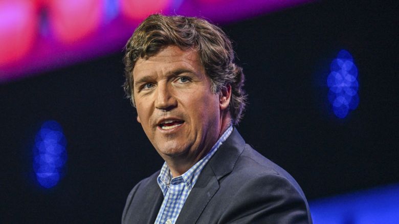 Xem truyền thông Nga đưa tin về chuyến thăm của Tucker Carlson