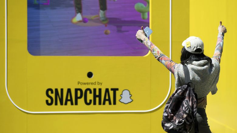 Snapchat không còn chỉ dành cho thanh thiếu niên nữa. Bây giờ nó cần kiếm một số tiền thực sự