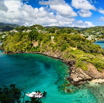 Thánh Vincent và người hướng dẫn du lịch Grenadines