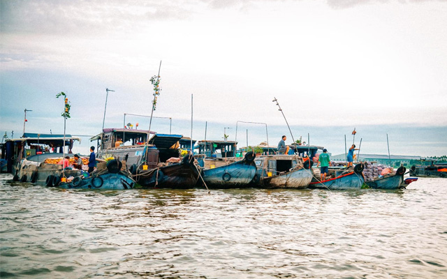 Những kinh nghiệm du lịch chợ nổi Long Xuyên An Giang