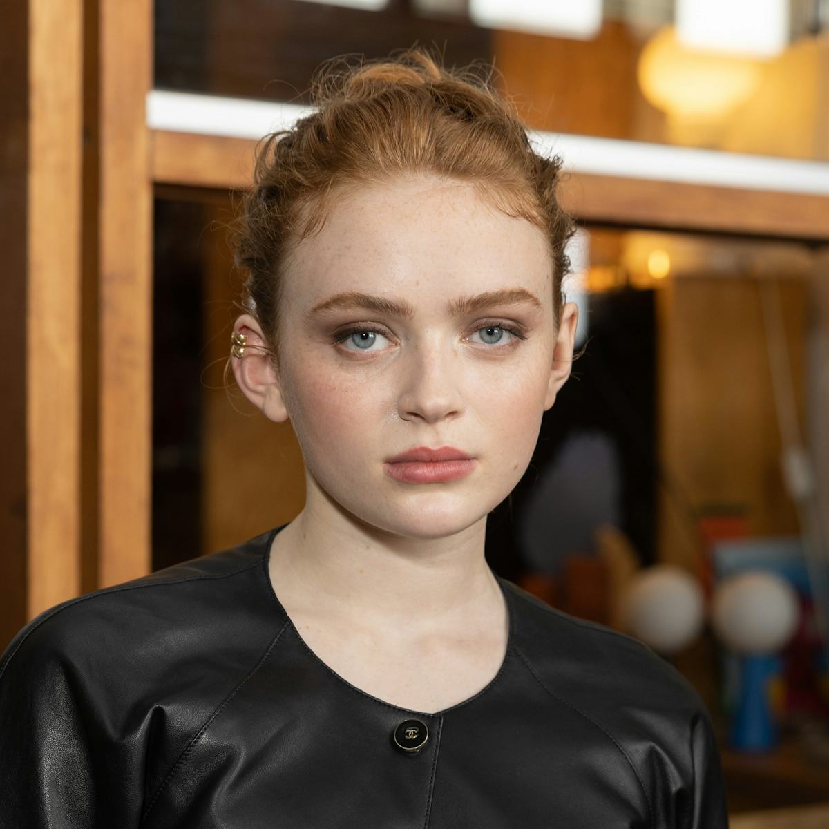 Sadie Sink Chia sẻ điều làm chị ngạc nhiên về việc làm việc với anh Taylor và chị