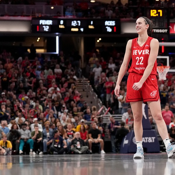 Caitlin Clark thiết lập chương trình hỗ trợ cá nhân WNBA Season thu âm trong một tập hợp ca-ta-li-pô Kobe 6 Protro PE