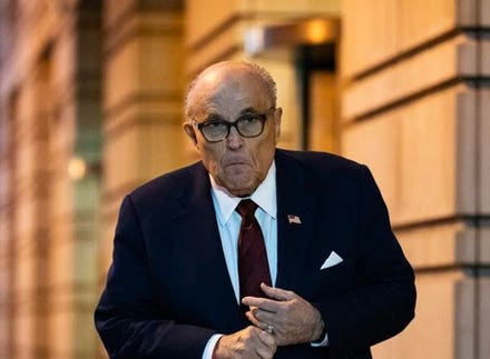 Chương trình phát thanh của Rudy Giuliani được báo cáo đã hủy bỏ hơn 2020 lời tuyên bố của luật sư về tiền bạc